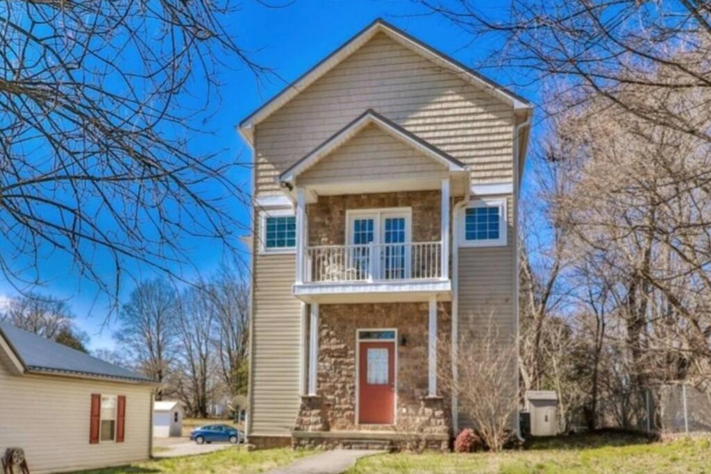 Skinny Big House In Jefferson City Esterno foto