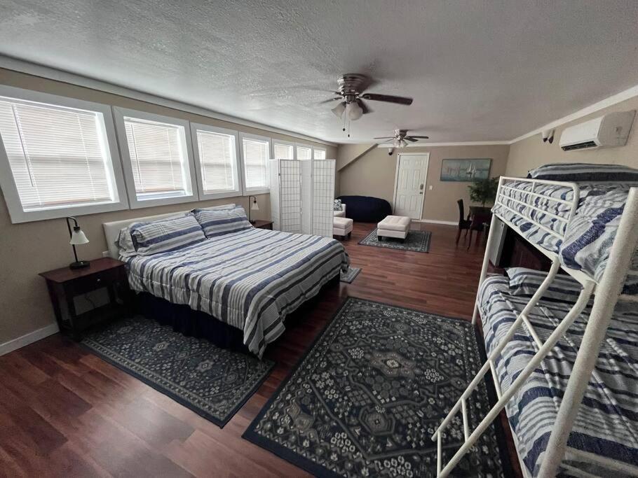 Skinny Big House In Jefferson City Esterno foto