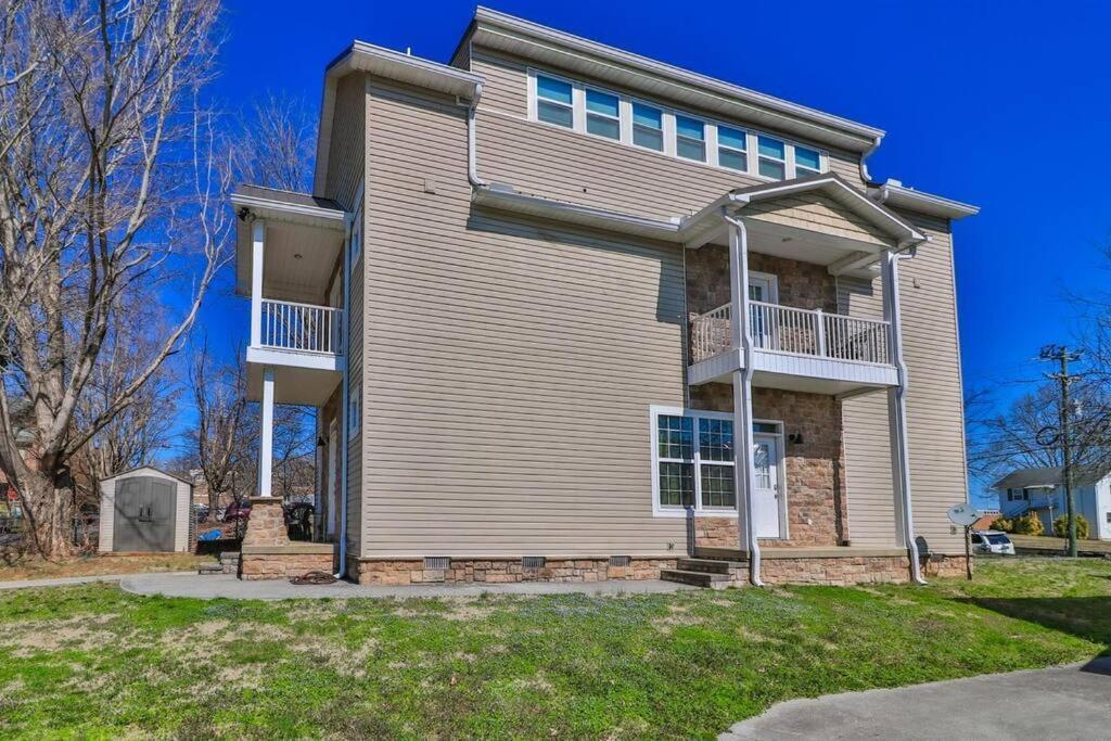 Skinny Big House In Jefferson City Esterno foto