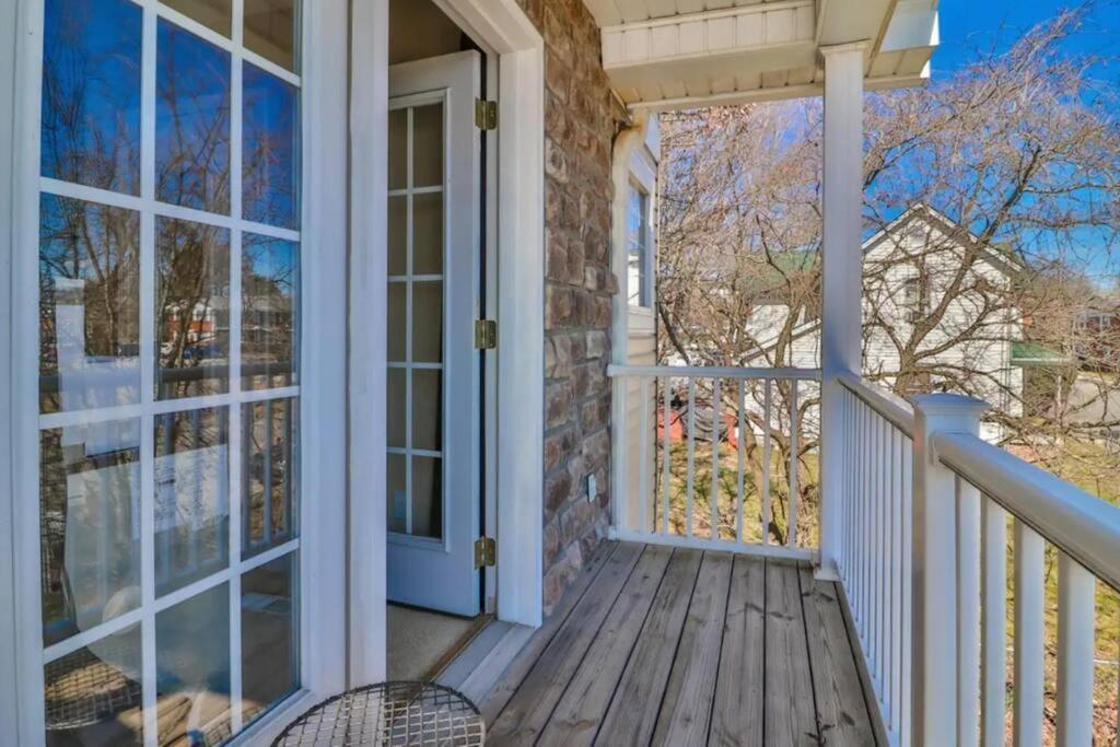 Skinny Big House In Jefferson City Esterno foto