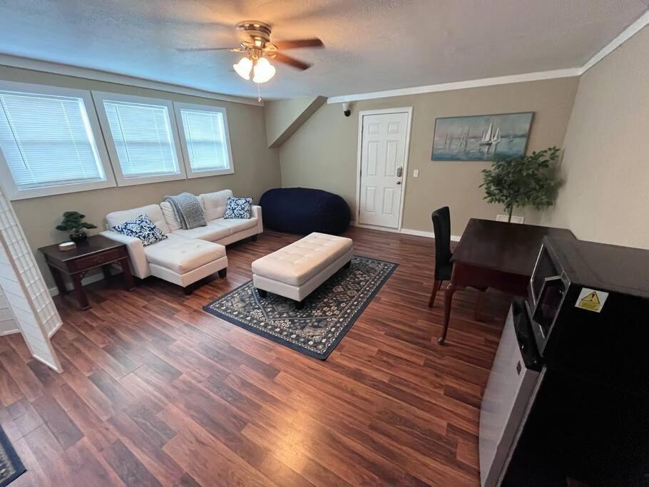 Skinny Big House In Jefferson City Esterno foto